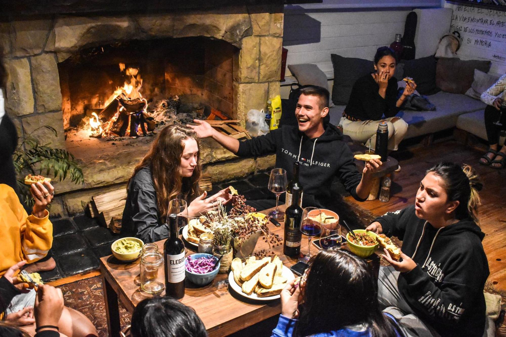 Indomito Hostel San Carlos de Bariloche Bagian luar foto