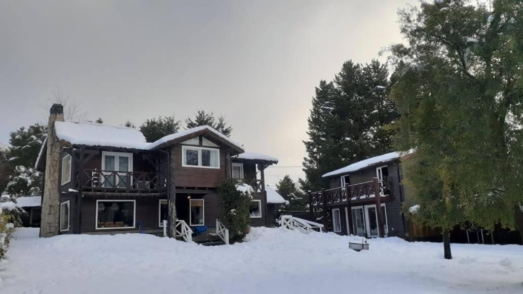 Indomito Hostel San Carlos de Bariloche Bagian luar foto