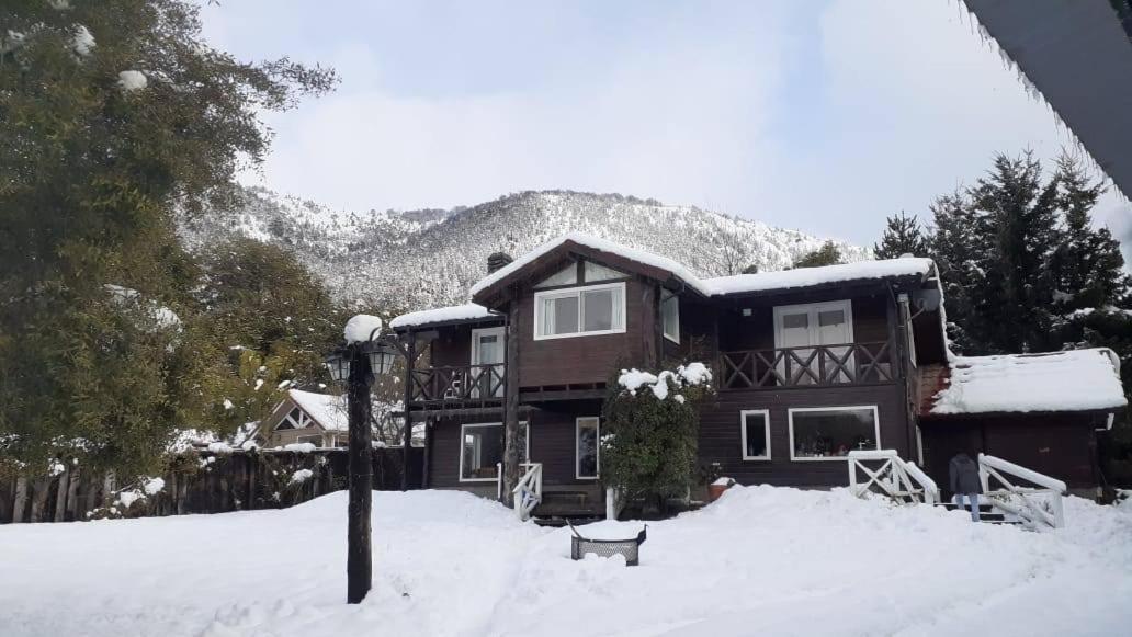 Indomito Hostel San Carlos de Bariloche Bagian luar foto