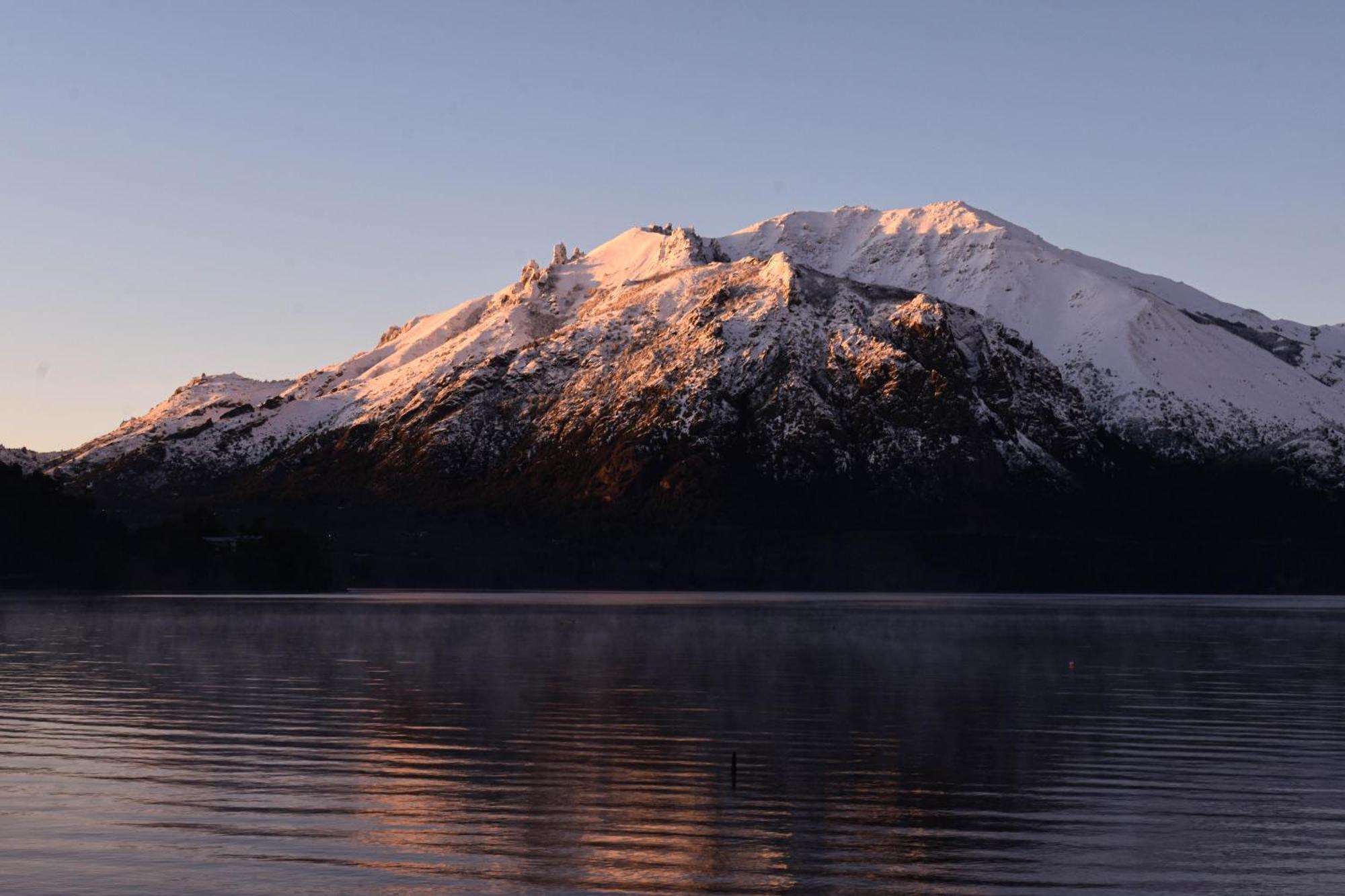 Indomito Hostel San Carlos de Bariloche Bagian luar foto