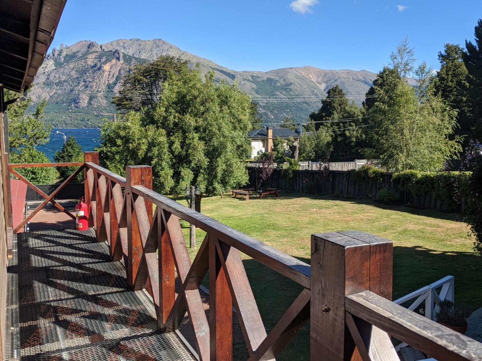 Indomito Hostel San Carlos de Bariloche Bagian luar foto